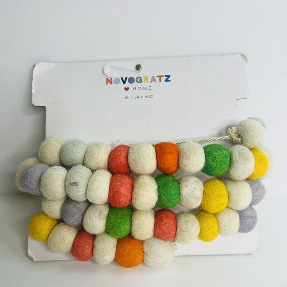 Novogratz Home Christmas Tree Multicolor Wool Ball Garland 6' Long Colorful New - Picture 2 of 2